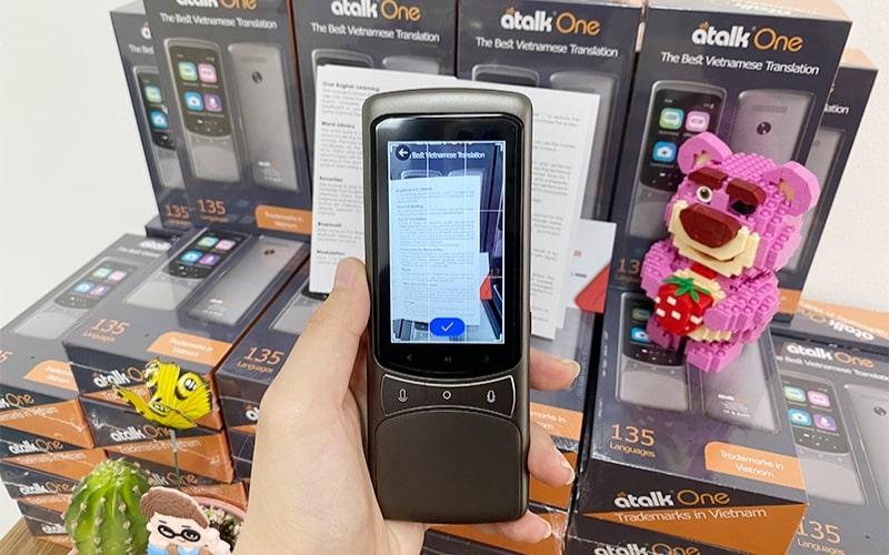 Máy Thông Dịch Tiếng Bồ Đào Nha ATalk One